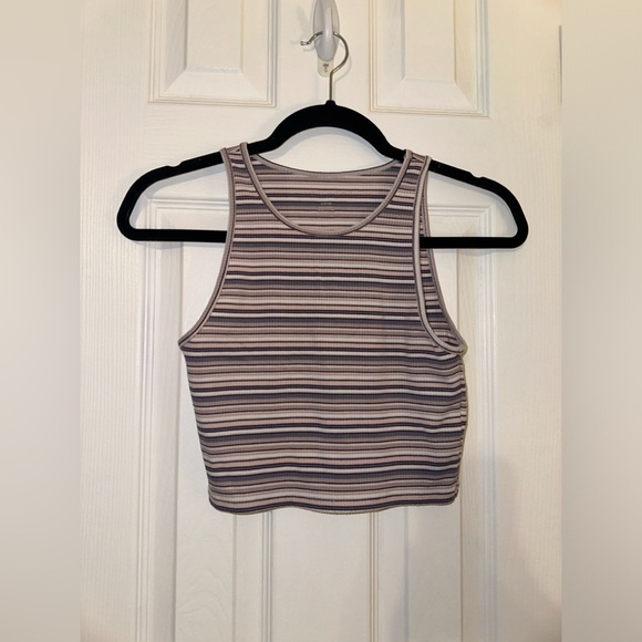 AE Cropped High Neck Tank Top - Picture 3 of 7